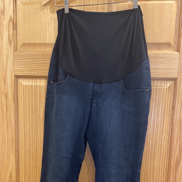 Kimi + Kai Maternity Straight Leg Denim Jeans - Picture 2 of 9